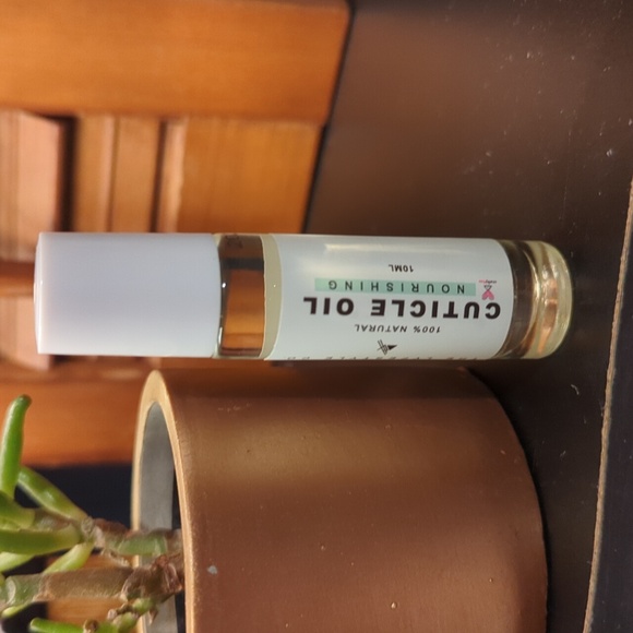 The Lyfestyle Co Cuticle Oil Rollerball Nourish Almond Jojoba Lavender Vitamin E - Picture 2 of 8